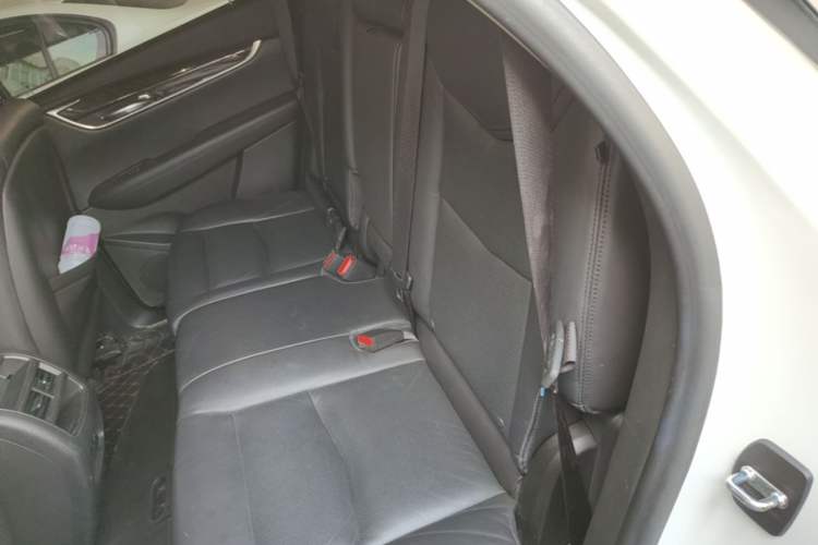 Used Cadillac XT5 2018 25T Luxury Model Left Rear Seat