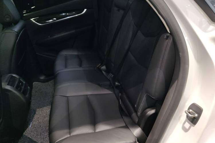 Used Cadillac XT5 2018 25T Luxury Model Left Rear Seat