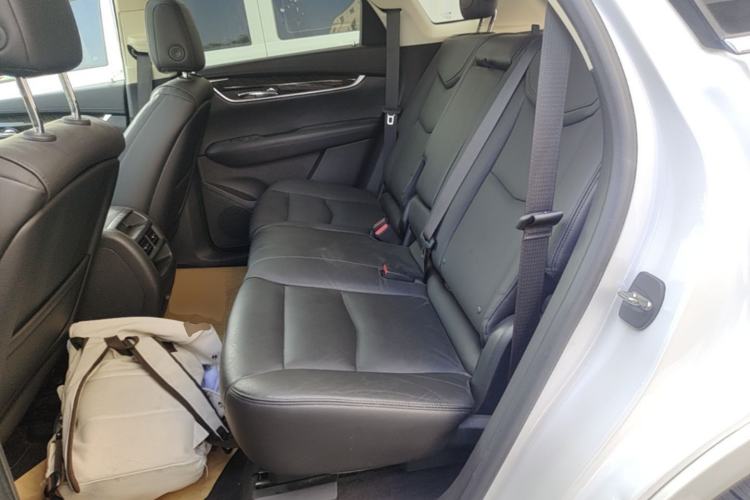 Used Cadillac XT5 2018 25T Luxury Model Left Rear Seat