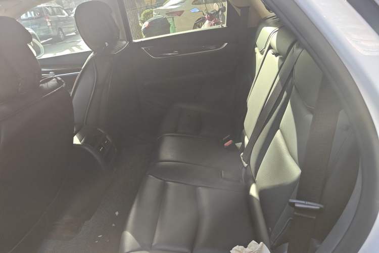Used Cadillac XT5 2018 25T Luxury Model Left Rear Seat