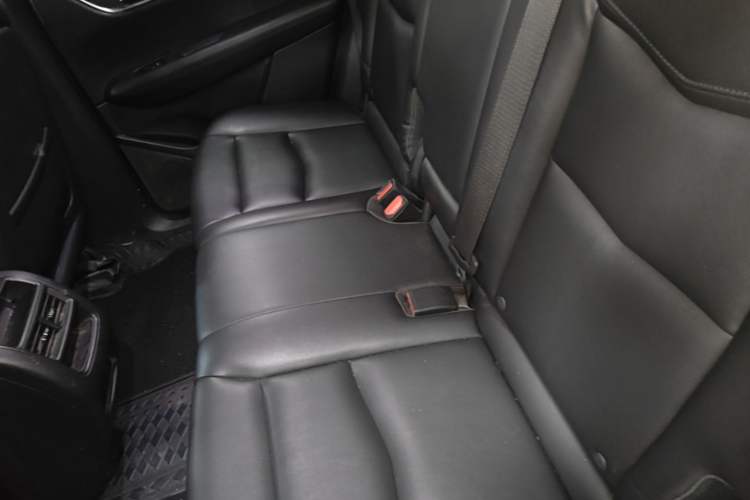 Used Cadillac XT5 2018 28E Four-Wheel Drive Tech Version Left Rear Seat