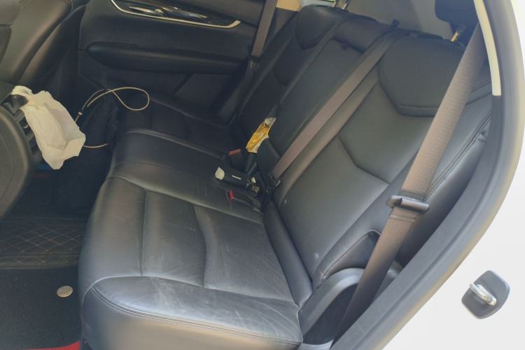 Used Cadillac XT5 2018 28T Four-Wheel Drive Luxury Model Left Rear Seat
