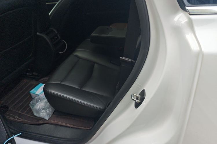 Used Cadillac XT5 2018 25T Luxury Model Left Rear Seat