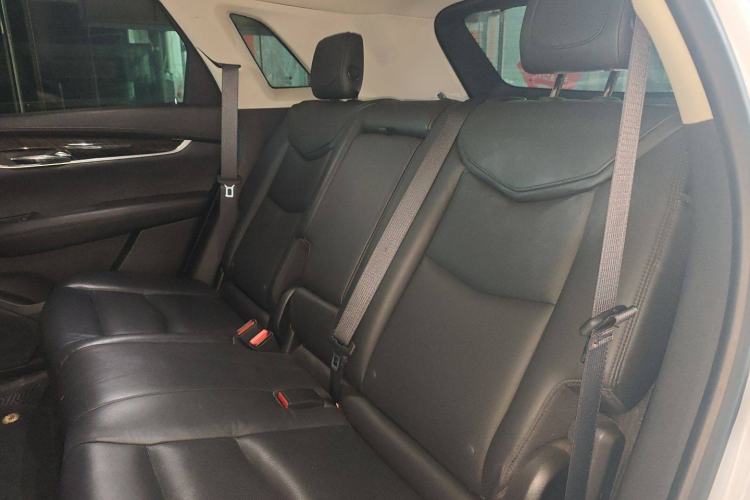Used Cadillac XT5 2018 25T Luxury Model Left Rear Seat