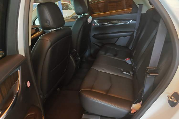 Used Cadillac XT5 2018 25T Luxury Model Left Rear Seat