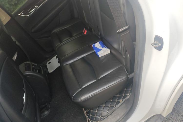 Used Cadillac XT5 2018 25T Luxury Model Left Rear Seat
