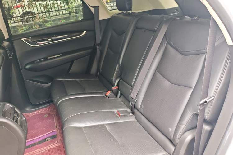 Used Cadillac XT5 2018 25T Luxury Model Left Rear Seat