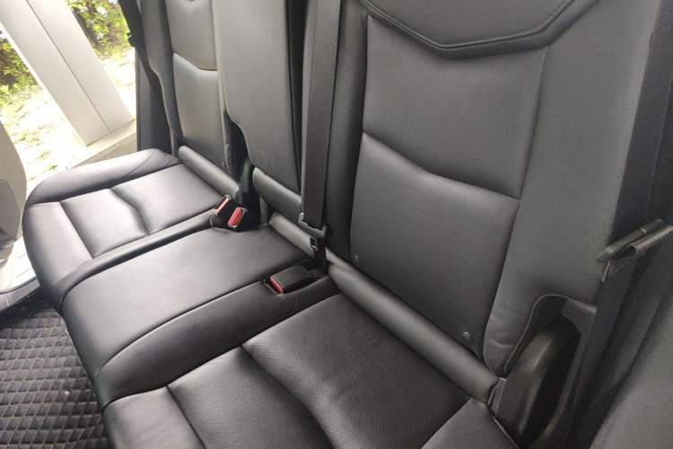 Used Cadillac XT5 2018 25T Luxury Model Left Rear Seat
