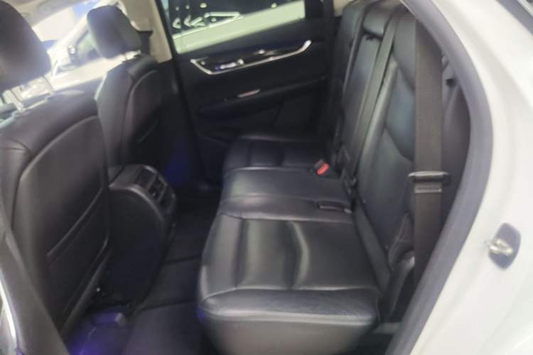 Used Cadillac XT5 2018 25T Luxury Model Left Rear Seat