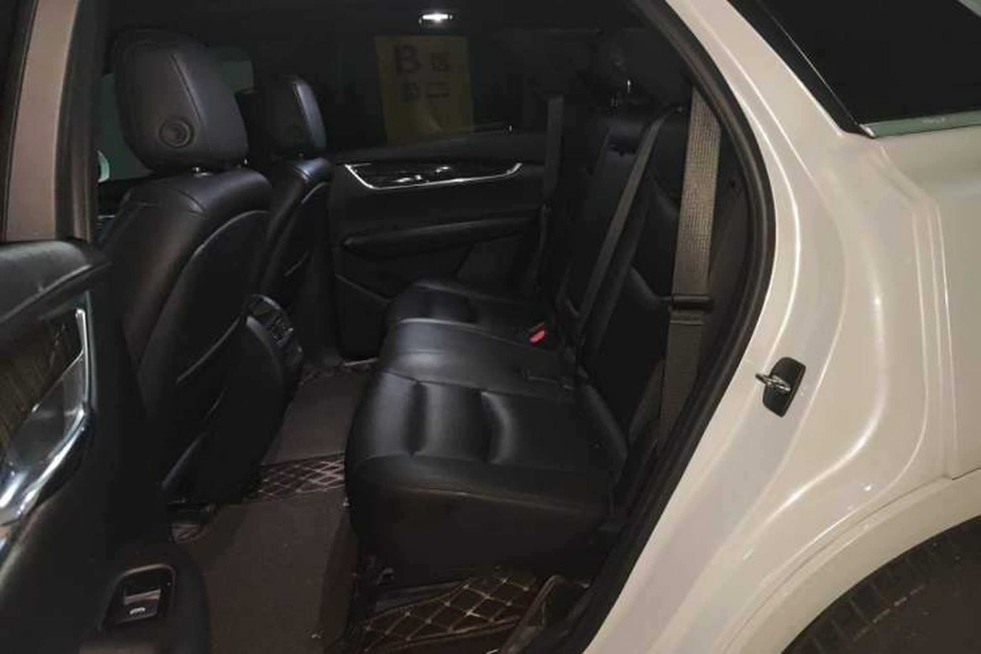Used Cadillac XT5 2018 28E Four-Wheel Drive Tech Version Left Rear Seat
