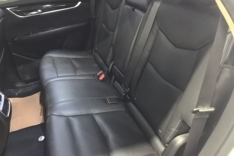 Used Cadillac XT5 2018 25T Luxury Model Left Rear Seat