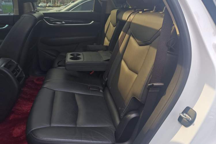 Used Cadillac XT5 2018 25T Luxury Model Left Rear Seat