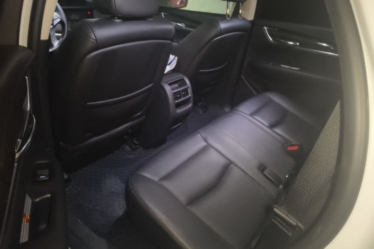 Used Cadillac XT5 2018 25T Luxury Model Left Rear Seat