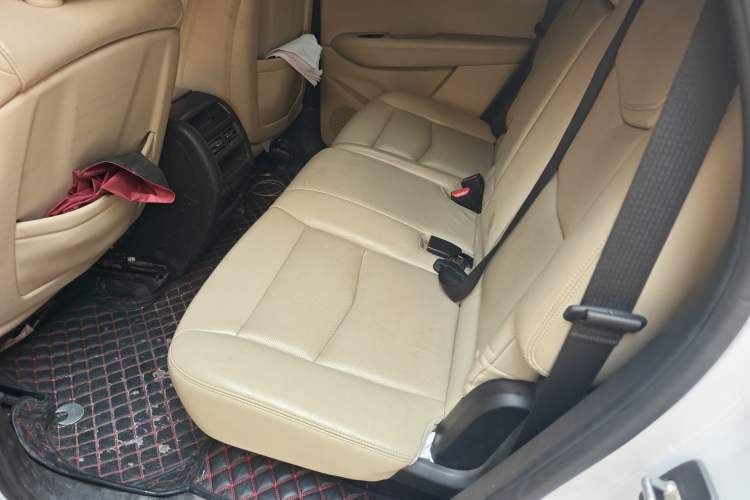 Used Cadillac XT5 2018 25T Luxury Model Left Rear Seat