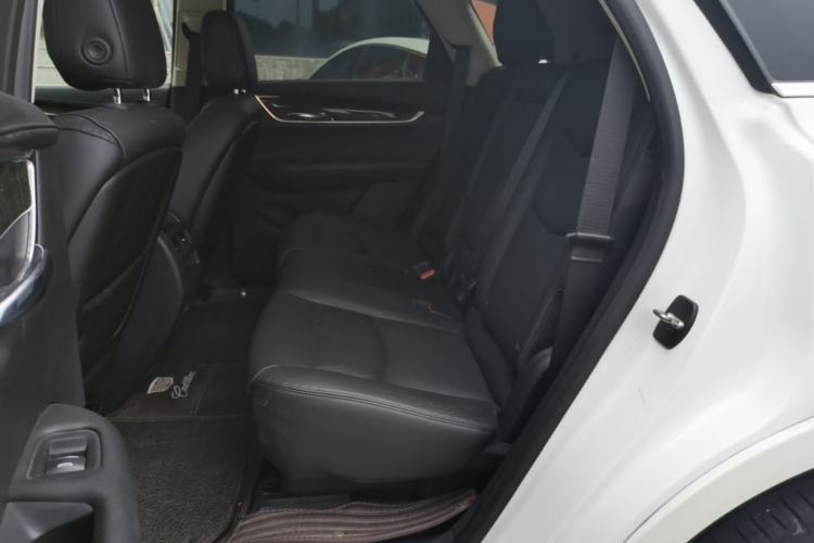 Used Cadillac XT5 2018 28T Four-Wheel Drive Luxury Model Left Rear Seat