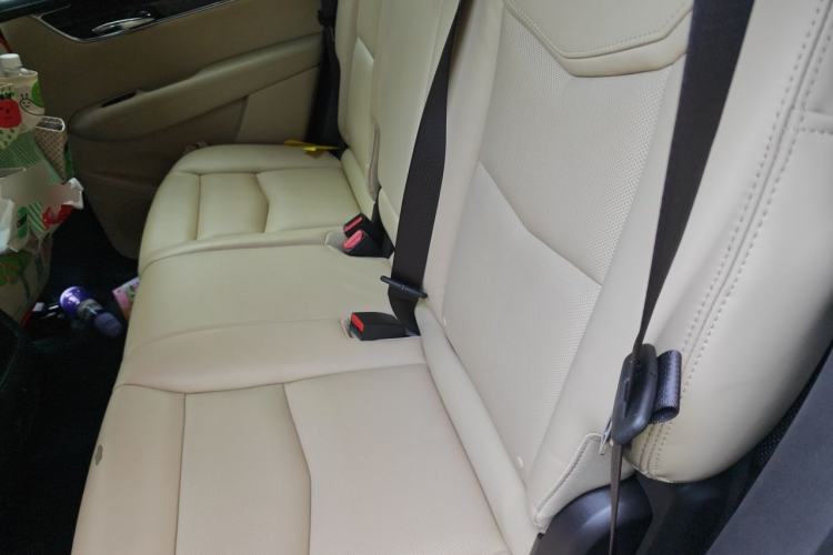Used Cadillac XT5 2018 28T Four-Wheel Drive Luxury Model Left Rear Seat