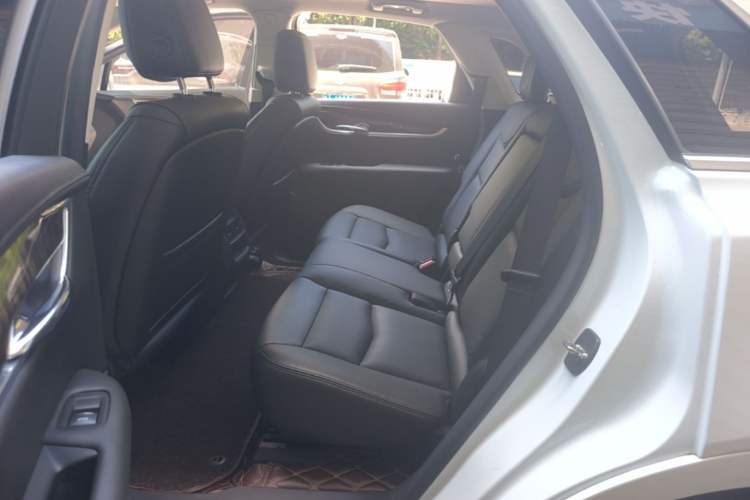 Used Cadillac XT5 2018 25T Luxury Model Left Rear Seat