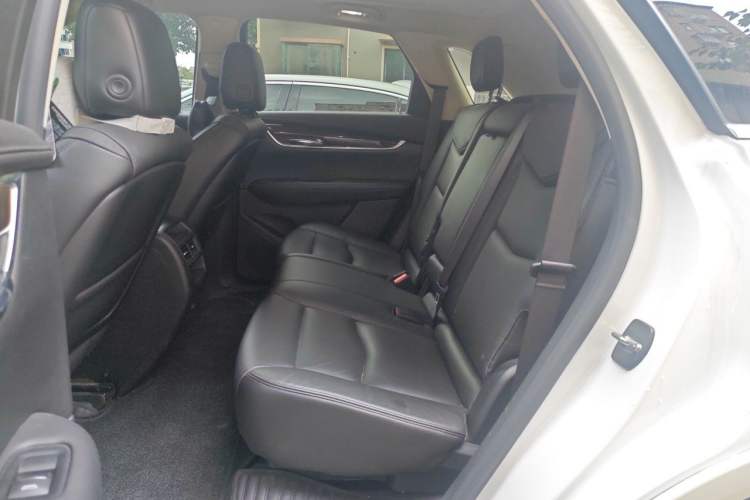 Used Cadillac XT5 2018 25T Luxury Model Left Rear Seat