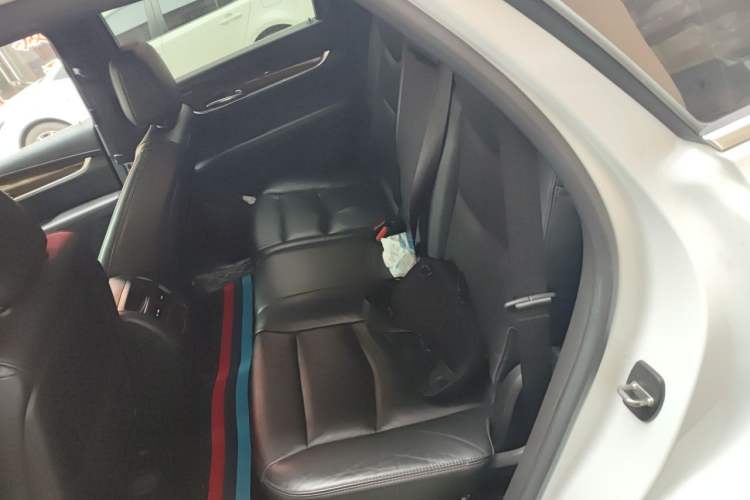 Used Cadillac XT5 2018 28E Four-Wheel Drive Tech Version Left Rear Seat