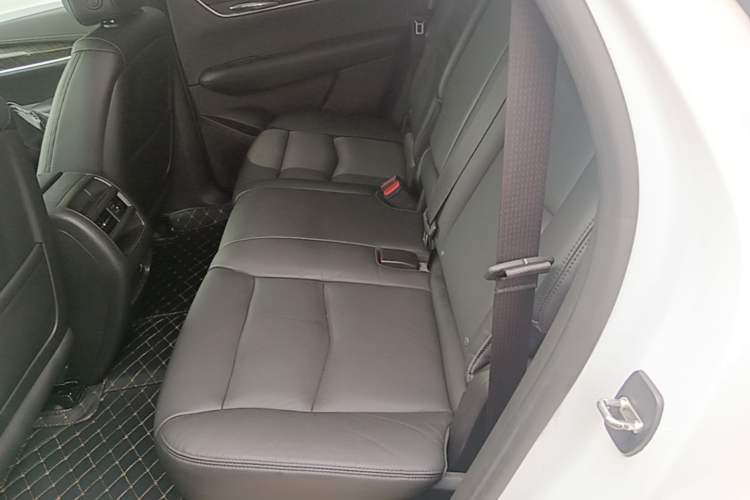 Used Cadillac XT5 2018 25T Luxury Model Left Rear Seat
