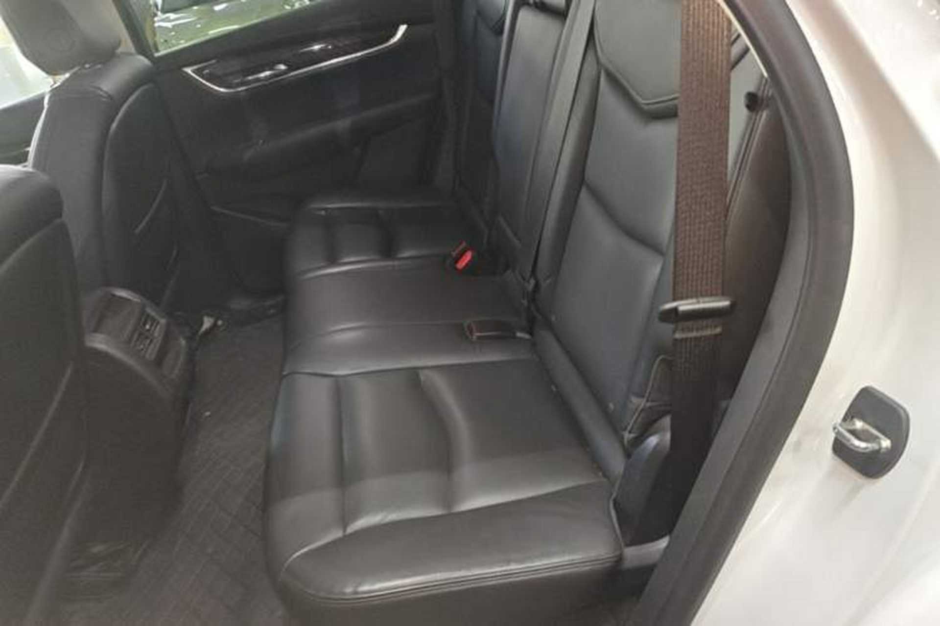 Used Cadillac XT5 2018 25T Luxury Model Left Rear Seat
