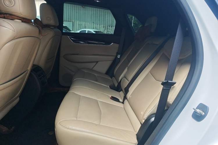 Used Cadillac XT5 2018 25T Luxury Model Left Rear Seat