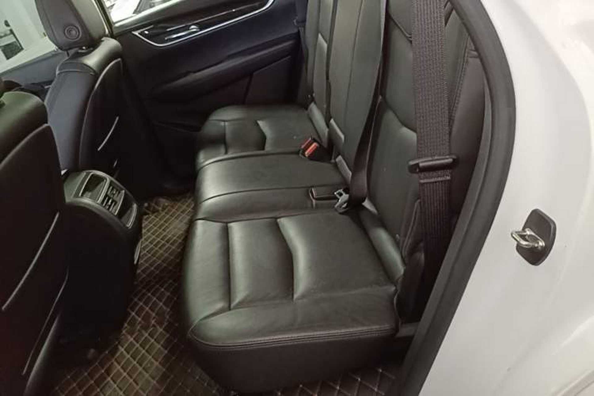Used Cadillac XT5 2018 25T Luxury Model Left Rear Seat