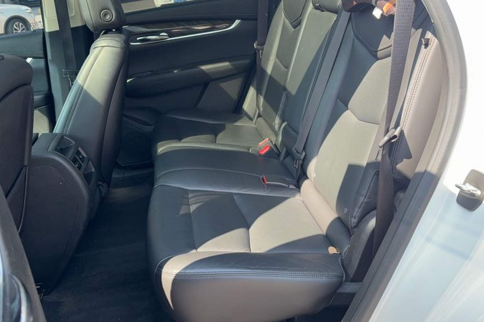 Used Cadillac XT5 2018 25T Luxury Model Left Rear Seat
