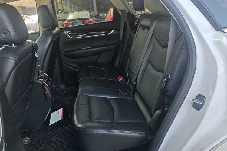 Used Cadillac XT5 2018 28T Four-Wheel Drive Luxury Model Left Rear Seat
