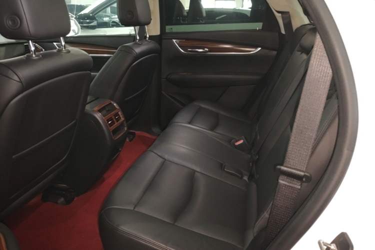 Used Cadillac XT5 2018 25T Luxury Model Left Rear Seat