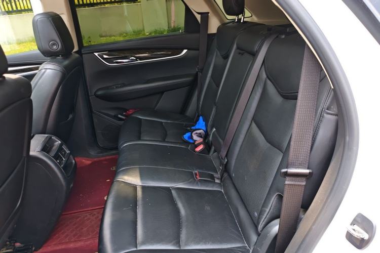 Used Cadillac XT5 2018 25T Luxury Model Left Rear Seat