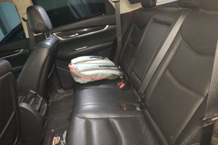 Used Cadillac XT5 2018 25T Luxury Model Left Rear Seat