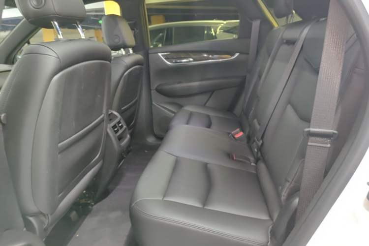 Used Cadillac XT5 2018 28E Four-Wheel Drive Tech Version Left Rear Seat