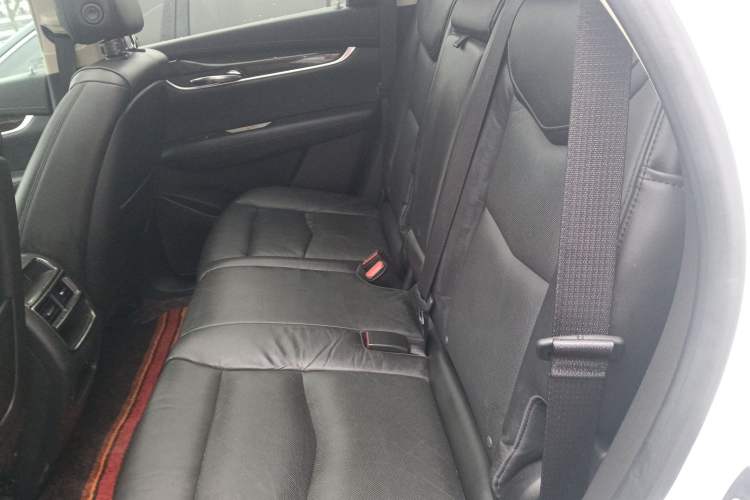 Used Cadillac XT5 2018 25T Luxury Model Left Rear Seat