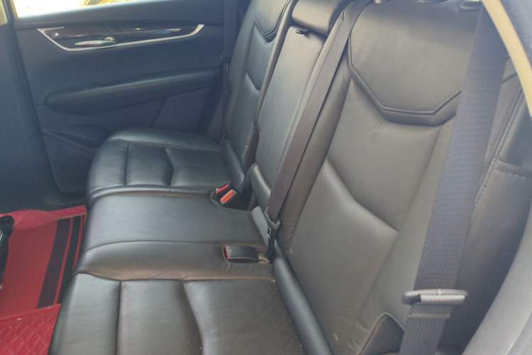 Used Cadillac XT5 2018 28T Four-Wheel Drive Luxury Model Left Rear Seat