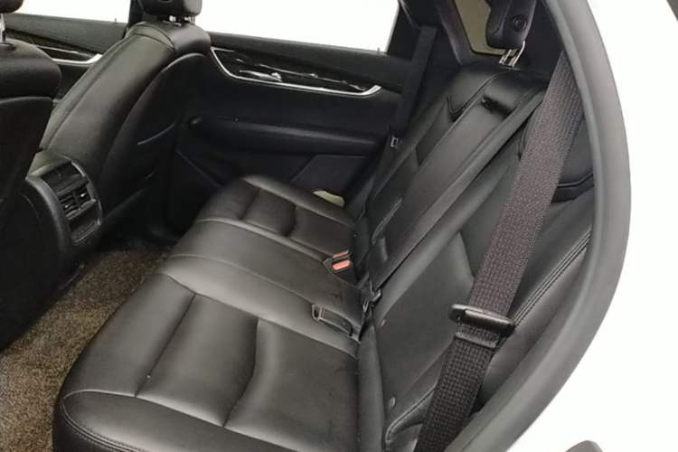 Used Cadillac XT5 2018 28E Four-Wheel Drive Tech Version Left Rear Seat