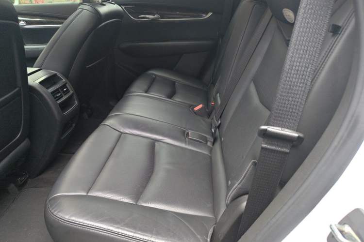 Used Cadillac XT5 2018 25T Luxury Model Left Rear Seat