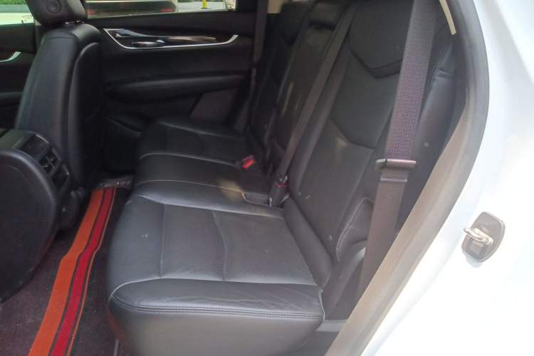 Used Cadillac XT5 2018 25T Luxury Model Left Rear Seat
