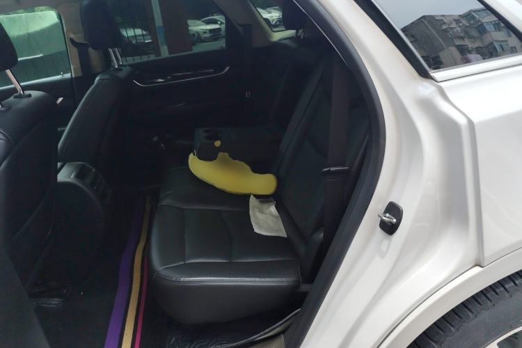 Used Cadillac XT5 2018 25T Luxury Model Left Rear Seat