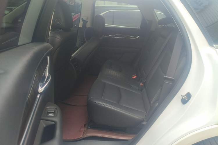 Used Cadillac XT5 2018 28T Four-Wheel Drive Luxury Model Left Rear Seat