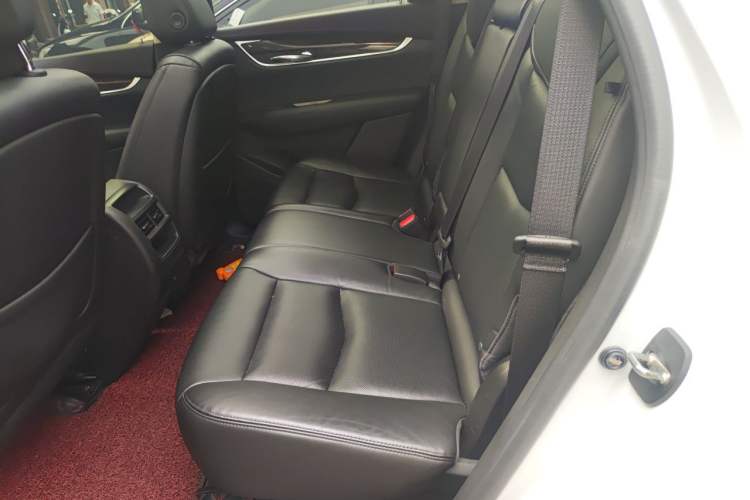 Used Cadillac XT5 2018 25T Luxury Model Left Rear Seat