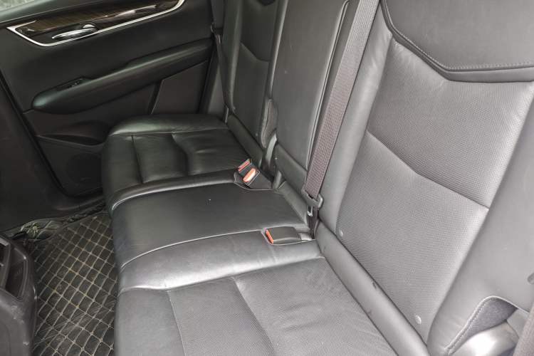Used Cadillac XT5 2018 25T Luxury Model Left Rear Seat