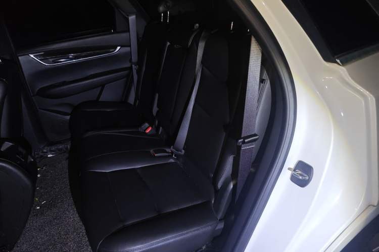 Used Cadillac XT5 2018 25T Tech Model Left Rear Seat