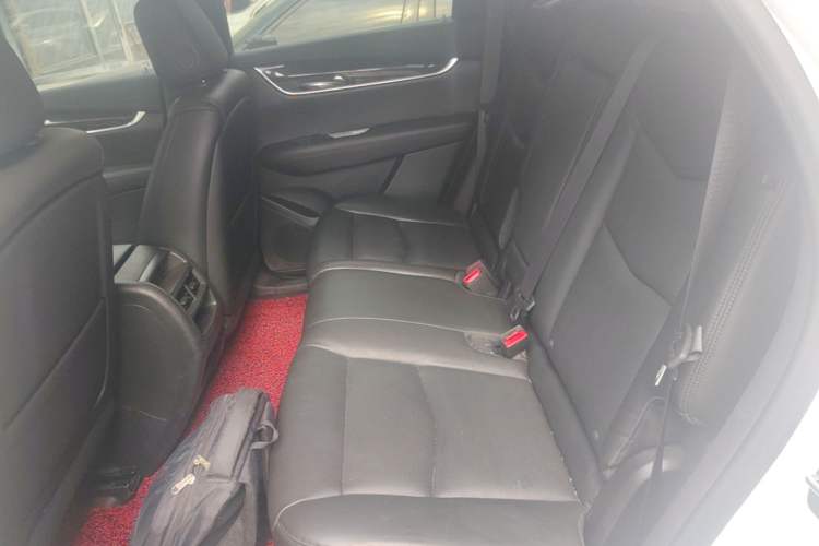 Used Cadillac XT5 2018 25T Luxury Model Left Rear Seat