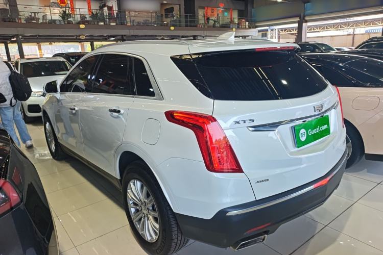 Used Cadillac XT5 2018 28E Four-Wheel Drive Tech Version Left Side