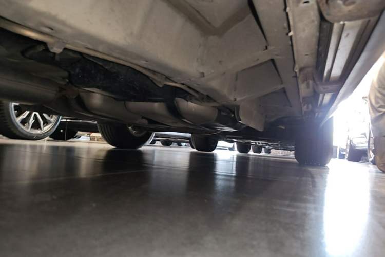 Used Cadillac XT5 2018 25T Luxury Model Left Side Sill