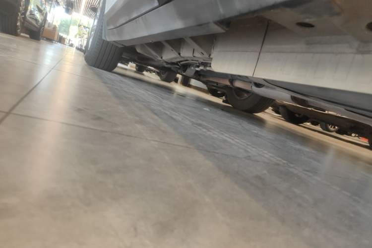 Used Cadillac XT5 2018 28E Four-Wheel Drive Tech Version Left Side Sill