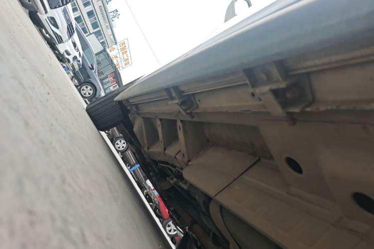 Used Cadillac XT5 2018 28E Four-Wheel Drive Tech Version Left Side Sill