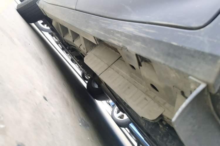 Used Cadillac XT5 2018 25T Luxury Model Left Side Sill