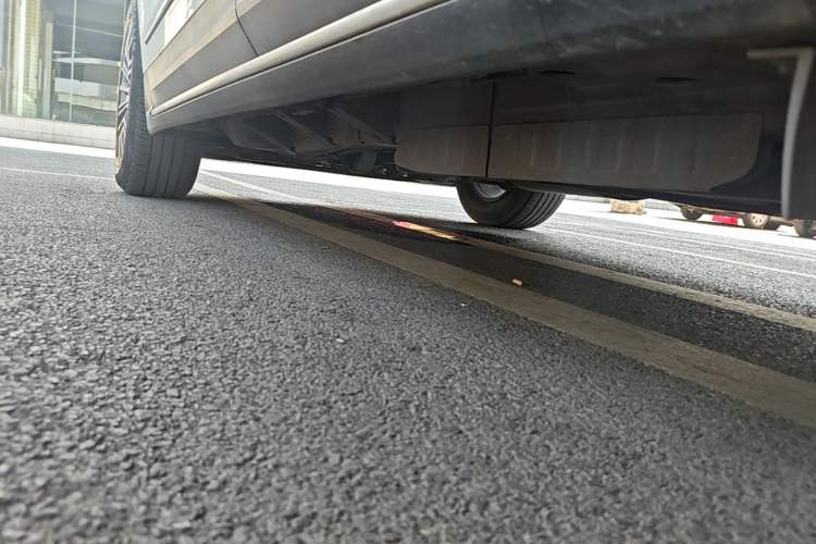 Used Cadillac XT5 2018 28T Four-Wheel Drive Luxury Model Left Side Sill